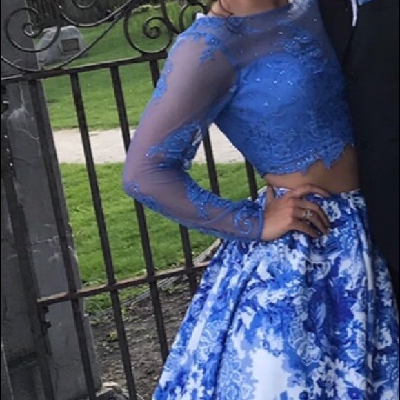 Prom Dress - Picture 2 of 4